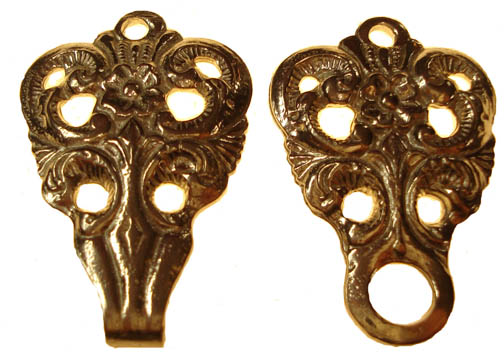 Cloak Clasp Medium